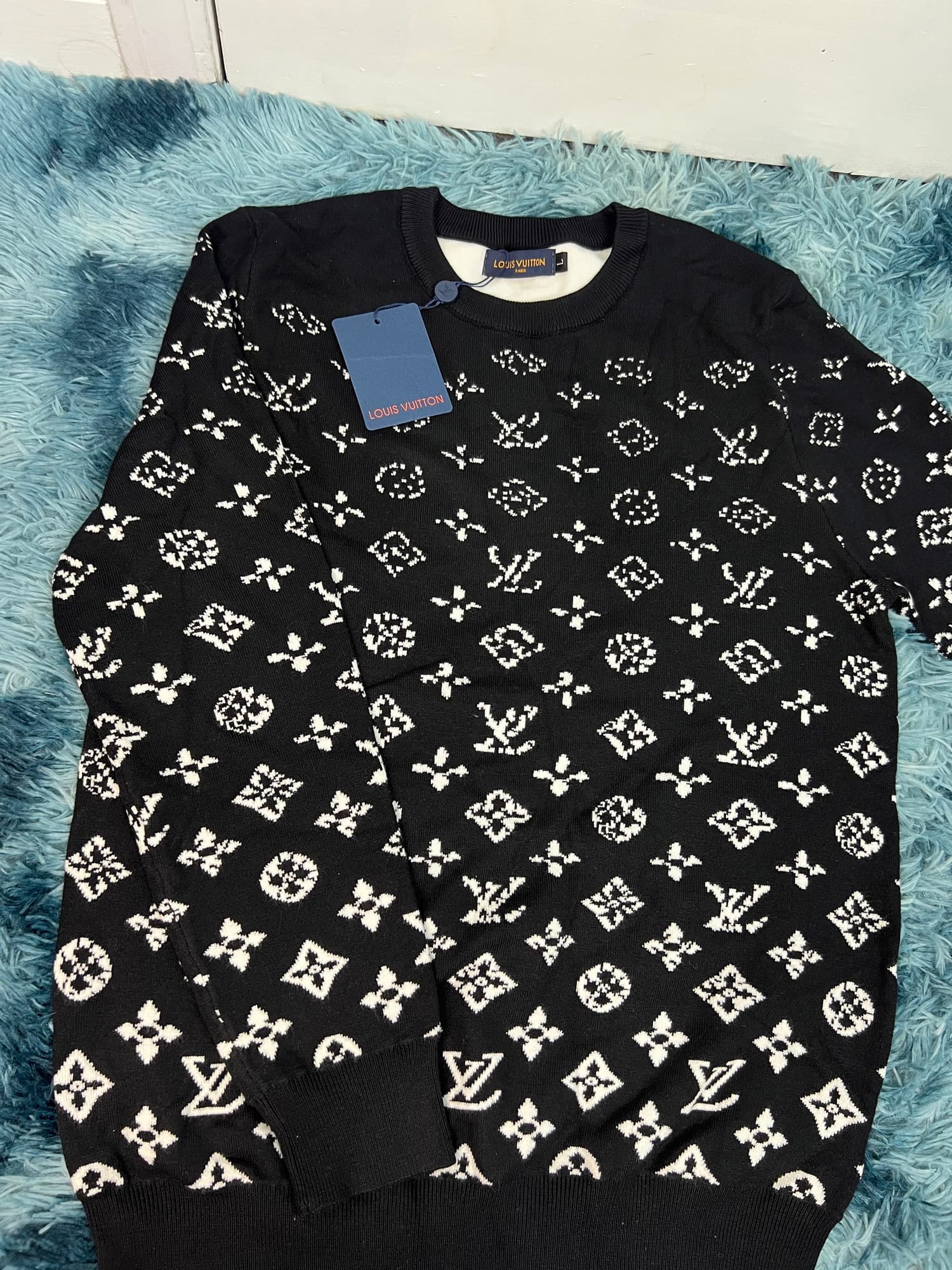LV SWEATER