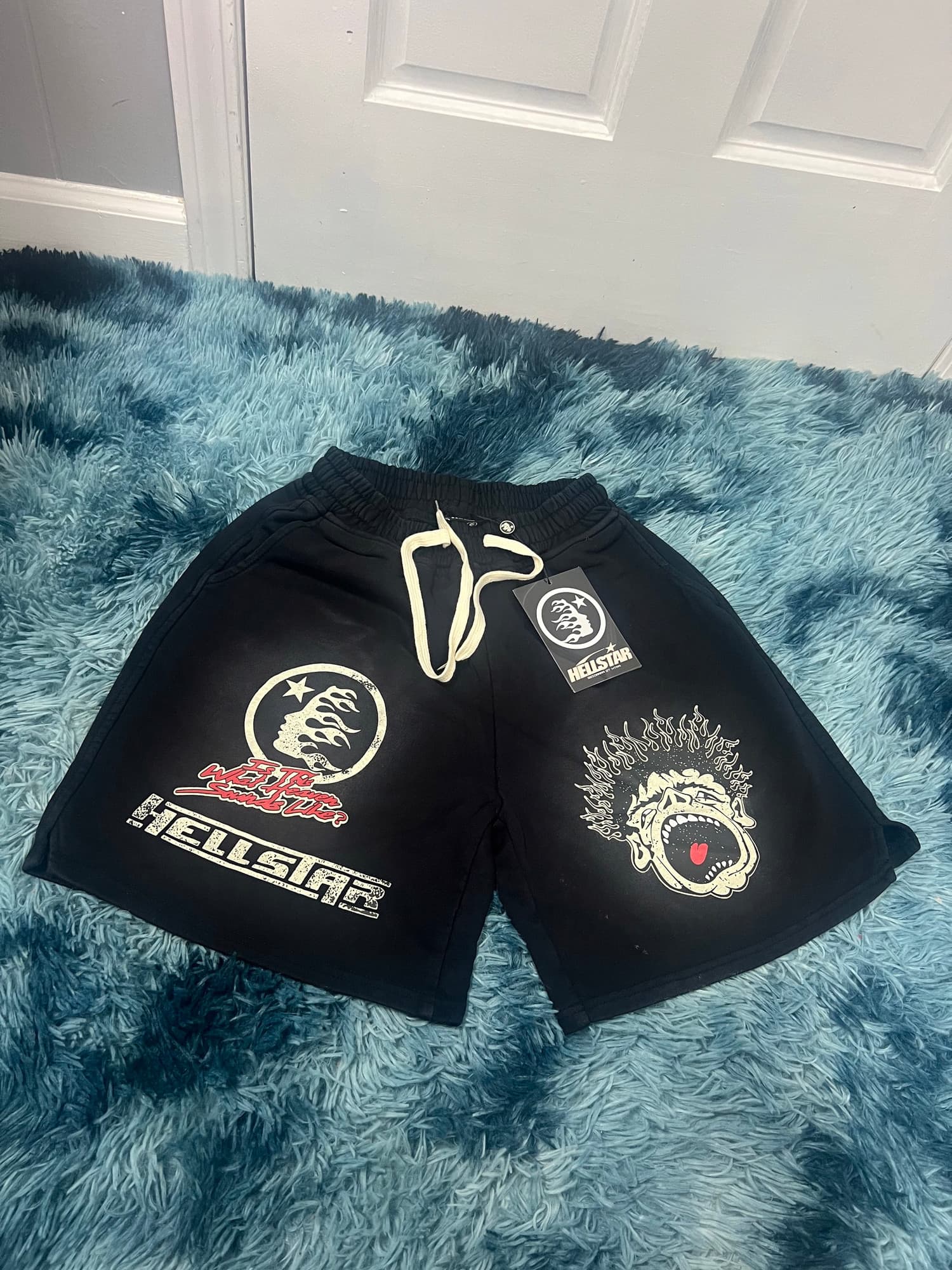 HELLSTAR SHORT