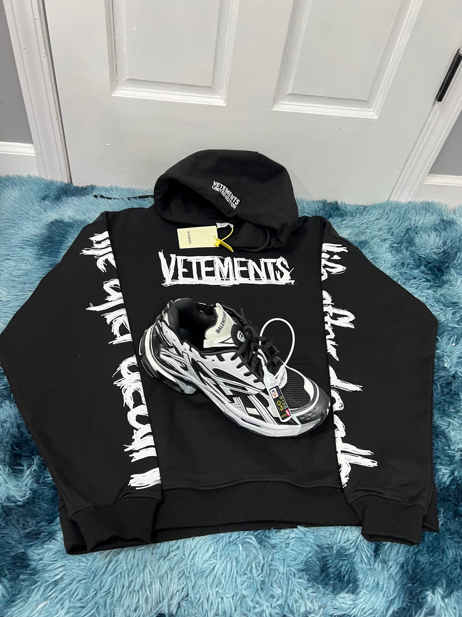 BALENCIAGA & VETEMENTS