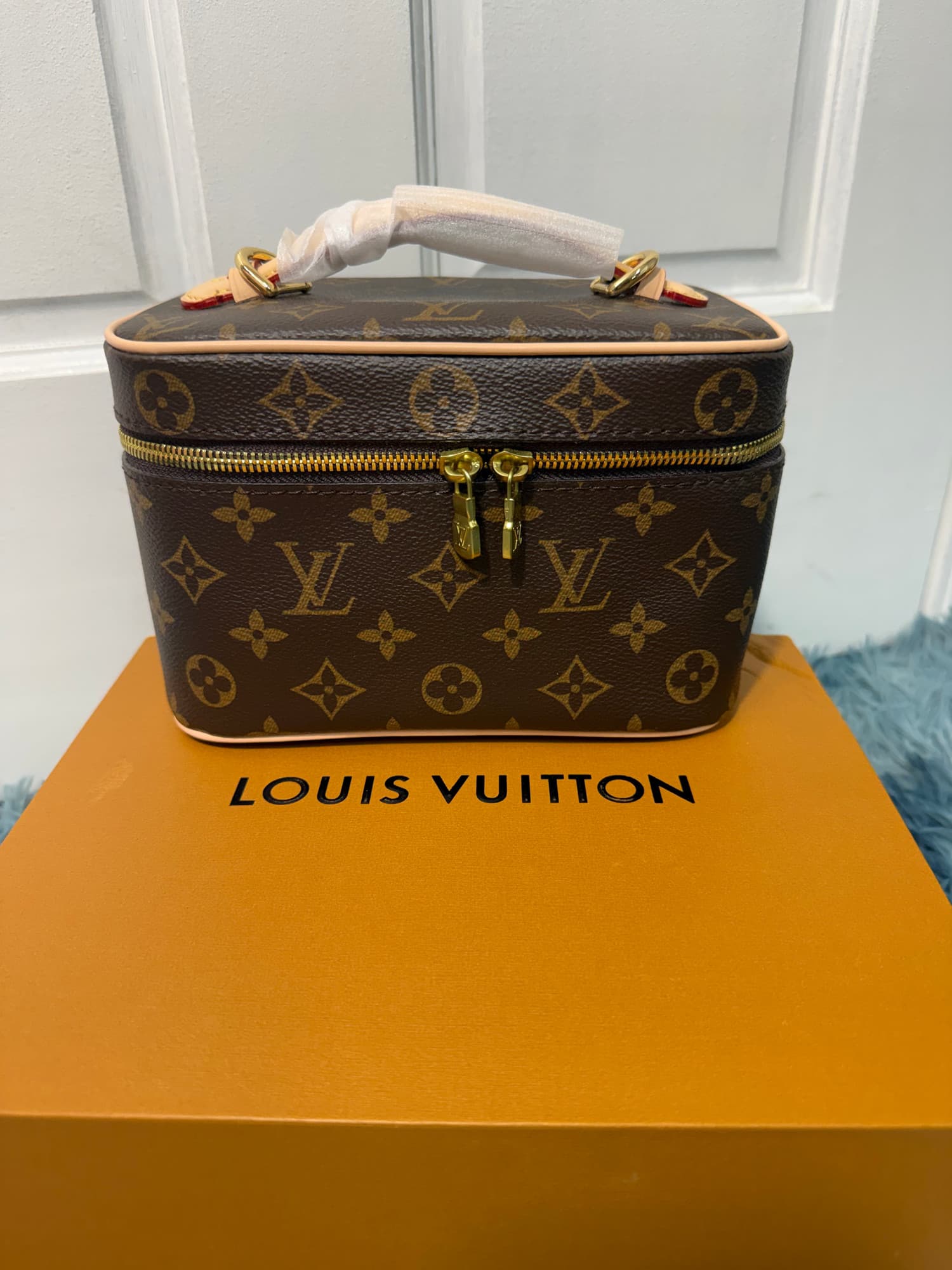 LV VANITY PURSE